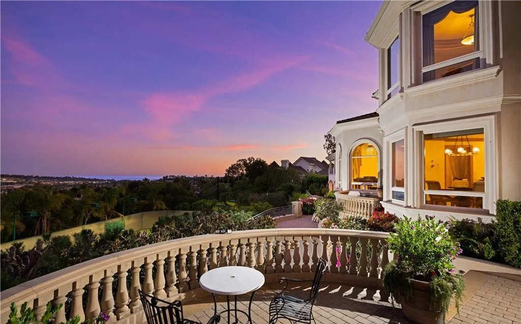 Luxury Coastal Estate with Ocean Views in Southern California Priced at $17.988M 19 12 Morning Dove Magnificent Ocean View Estate in Southern California 18