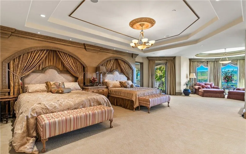 Luxury Coastal Estate with Ocean Views in Southern California Priced at $17.988M 24 12 Morning Dove Magnificent Ocean View Estate in Southern California 19