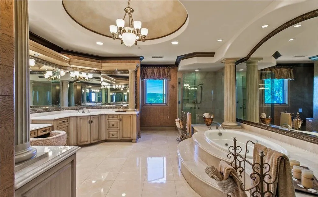 Luxury Coastal Estate with Ocean Views in Southern California Priced at $17.988M 25 12 Morning Dove Magnificent Ocean View Estate in Southern California 20