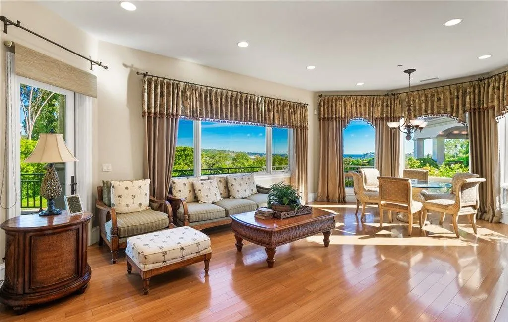 Luxury Coastal Estate with Ocean Views in Southern California Priced at $17.988M 30 12 Morning Dove Magnificent Ocean View Estate in Southern California 25