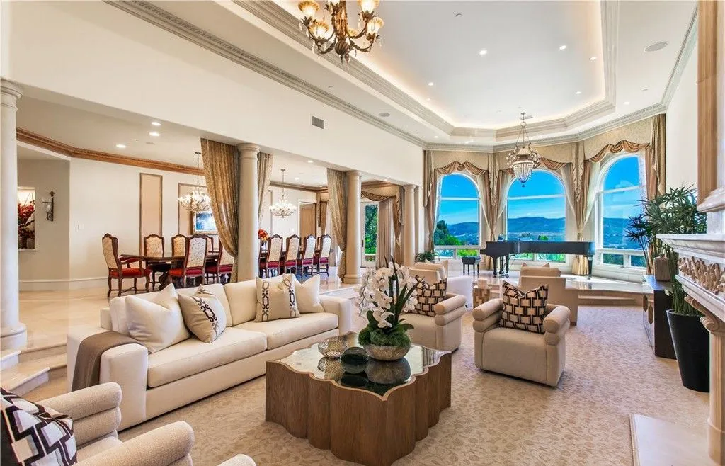 Luxury Coastal Estate with Ocean Views in Southern California Priced at $17.988M 7 12 Morning Dove Magnificent Ocean View Estate in Southern California 6