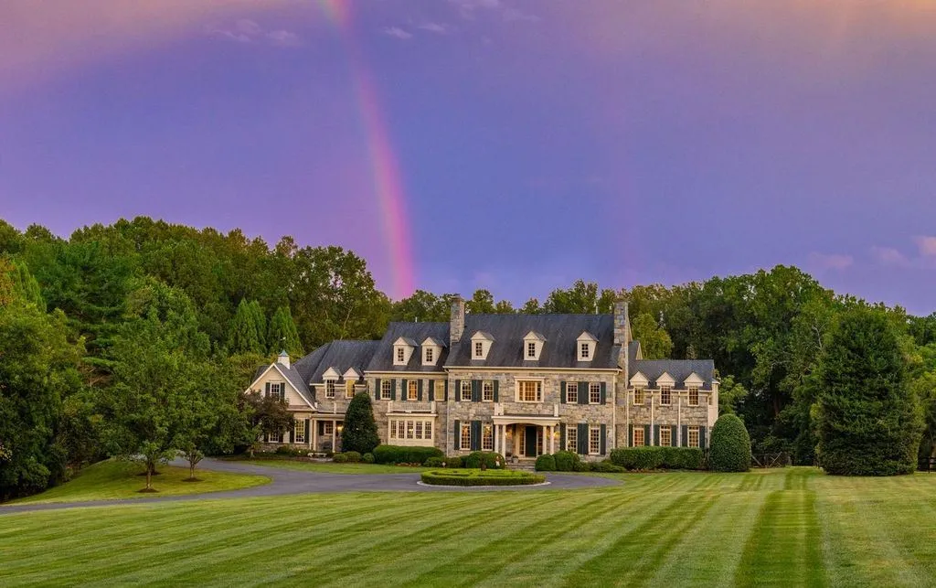 Stunning 5-Acre Estate Surrounded by Lush Gardens in Virginia Listed for $5.999M 5 1205 Towlston Rd Exceptional 5 Acre Private Estate in Virginia 1