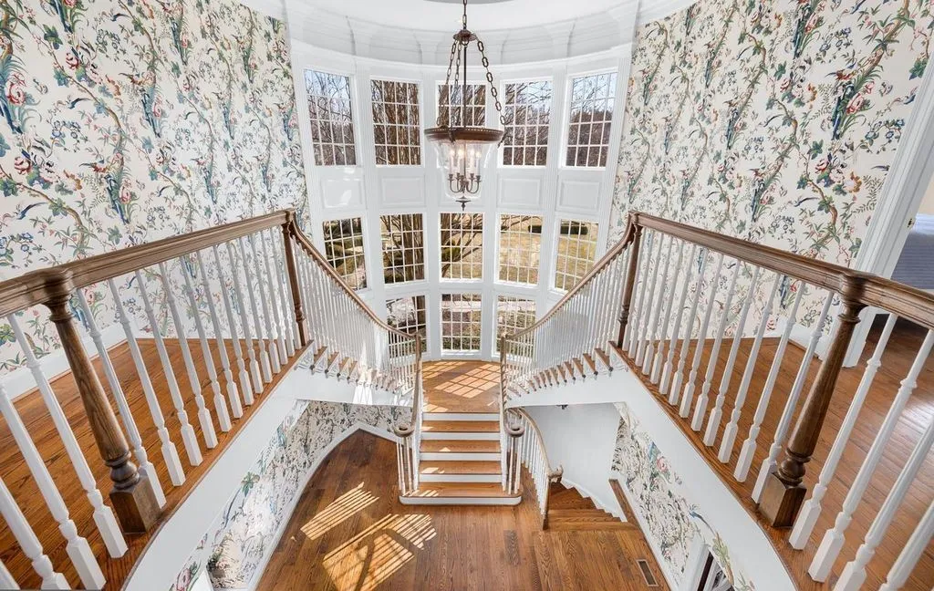 Stunning 5-Acre Estate Surrounded by Lush Gardens in Virginia Listed for $5.999M 18 1205 Towlston Rd Exceptional 5 Acre Private Estate in Virginia 14