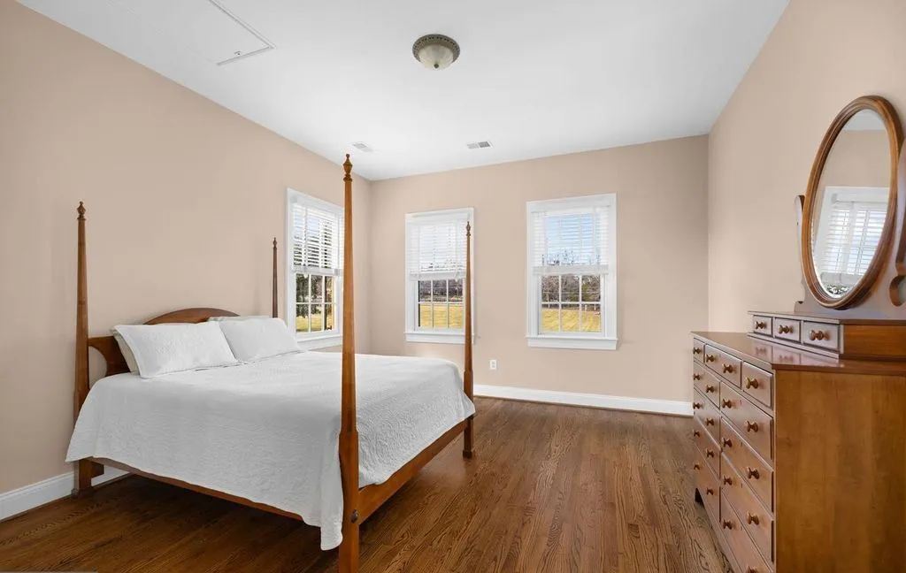 Stunning 5-Acre Estate Surrounded by Lush Gardens in Virginia Listed for $5.999M 26 1205 Towlston Rd Exceptional 5 Acre Private Estate in Virginia 16