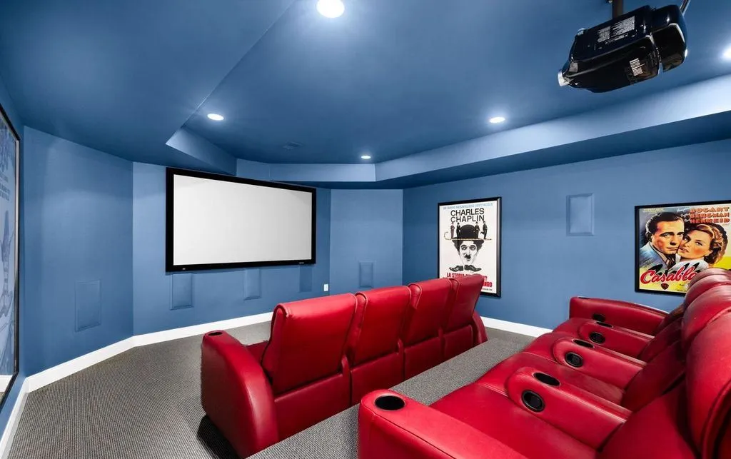 Stunning 5-Acre Estate Surrounded by Lush Gardens in Virginia Listed for $5.999M 24 1205 Towlston Rd Exceptional 5 Acre Private Estate in Virginia 18