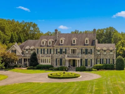 Stunning 5-Acre Estate Surrounded by Lush Gardens in Virginia Listed for $5.999M 1 1205 Towlston Rd Exceptional 5 Acre Private Estate in Virginia 2