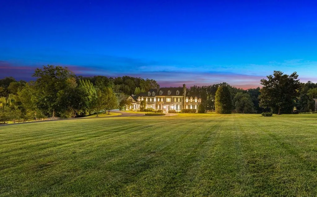 Stunning 5-Acre Estate Surrounded by Lush Gardens in Virginia Listed for $5.999M 22 1205 Towlston Rd Exceptional 5 Acre Private Estate in Virginia 23