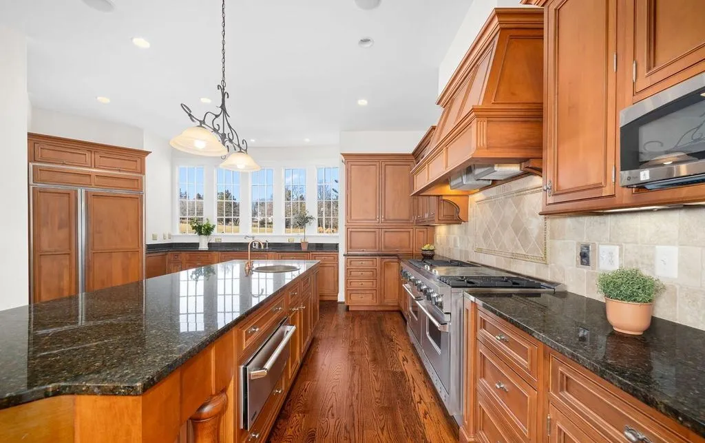 Stunning 5-Acre Estate Surrounded by Lush Gardens in Virginia Listed for $5.999M 12 1205 Towlston Rd Exceptional 5 Acre Private Estate in Virginia 8