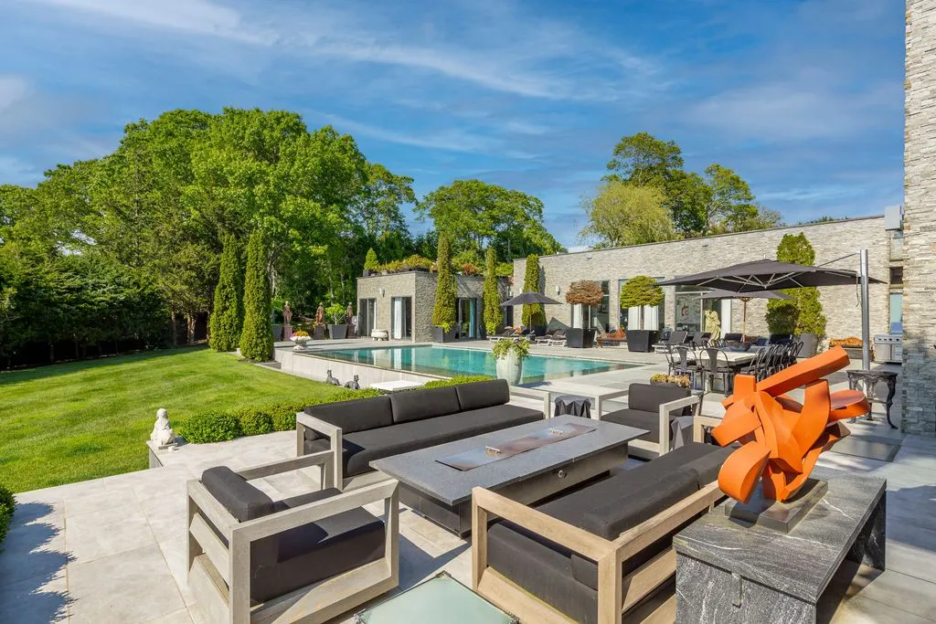 Secluded New York Retreat with Infinity-Edge Pool Hits the Market for $19.5 Million 32 120 result