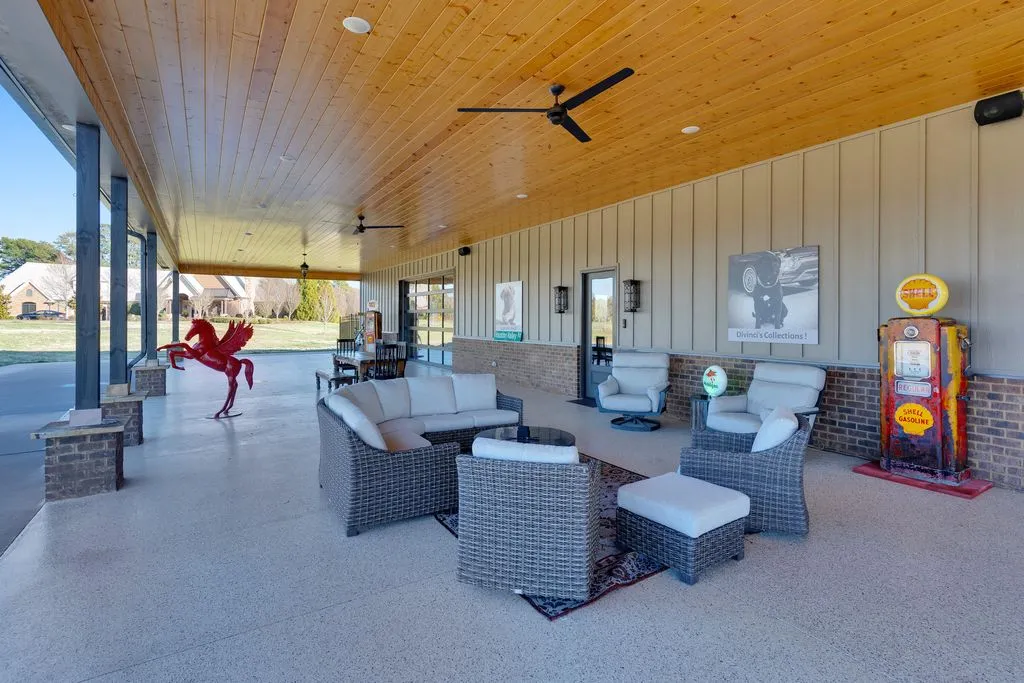 Grand Country Estate with 22 Private Acres in Georgia Listed for $4.9M 26 1297 Houston Valley Rd — Spectacular Private Estate on 22 Acres 21