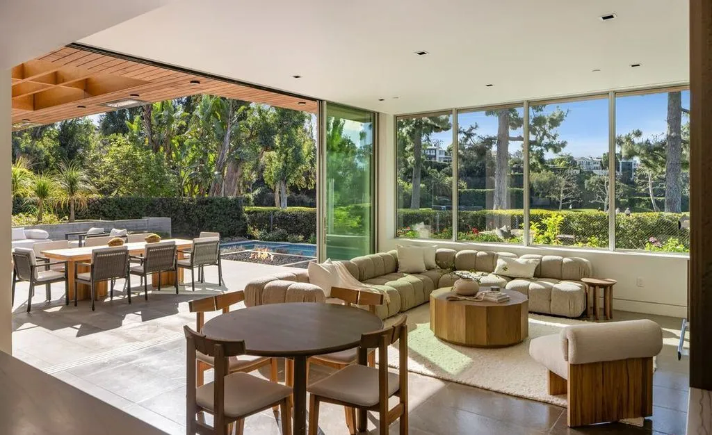 Breathtaking Golf Course Views Define This $10.995M California Contemporary Estate 11 13120 Nimrod Pl A Breathtaking Modern Estate Overlooking the Golf Course 11