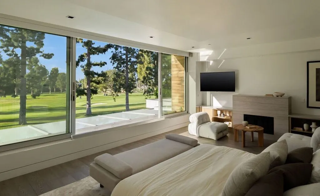 Breathtaking Golf Course Views Define This $10.995M California Contemporary Estate 12 13120 Nimrod Pl A Breathtaking Modern Estate Overlooking the Golf Course 19