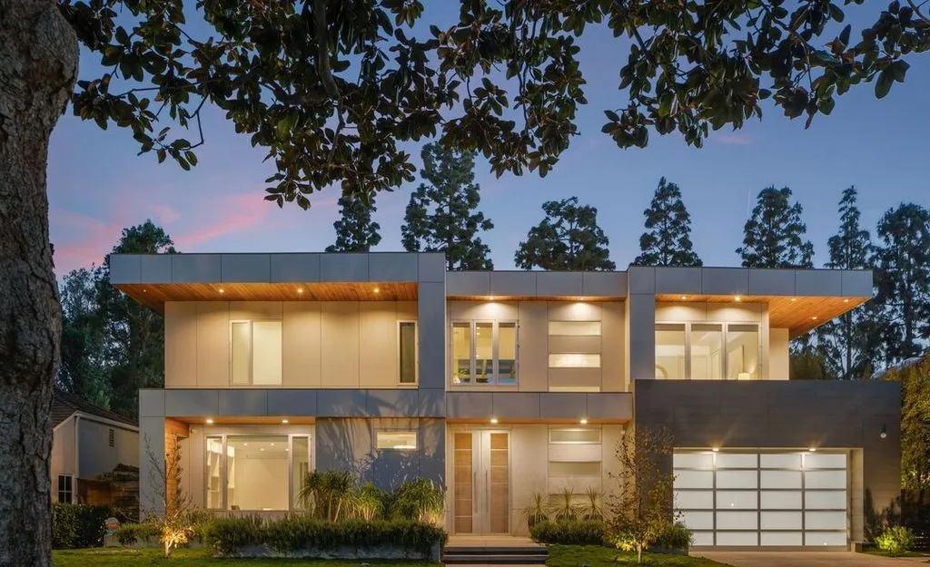 Breathtaking Golf Course Views Define This $10.995M California Contemporary Estate 6 13120 Nimrod Pl A Breathtaking Modern Estate Overlooking the Golf Course 2