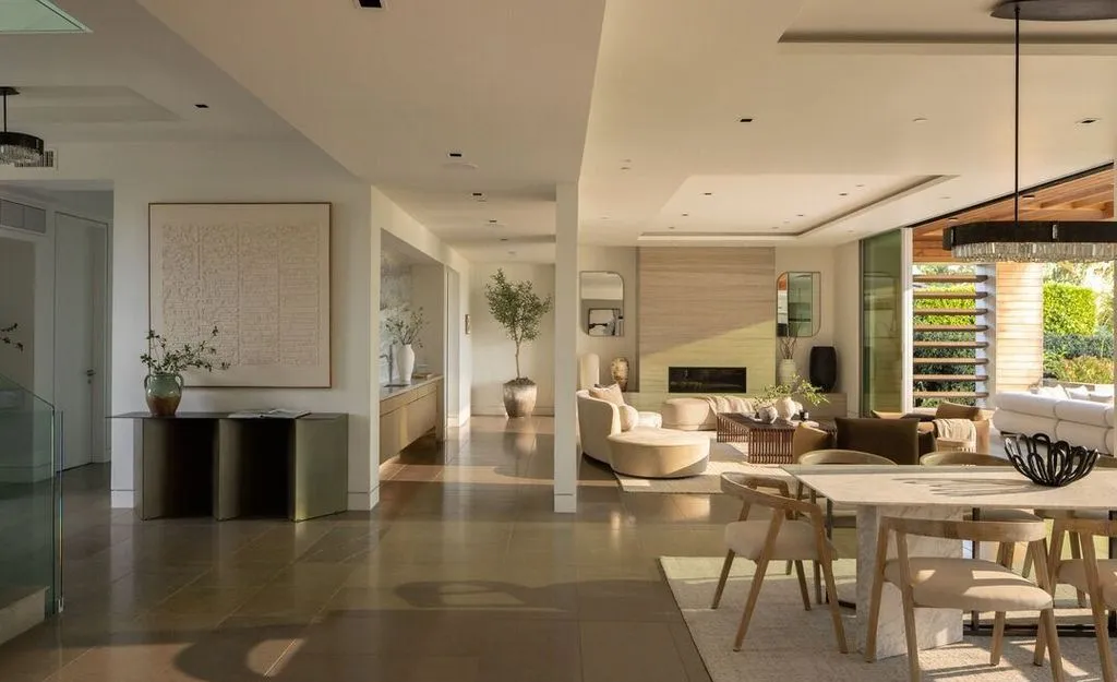 Breathtaking Golf Course Views Define This $10.995M California Contemporary Estate 8 13120 Nimrod Pl A Breathtaking Modern Estate Overlooking the Golf Course 4