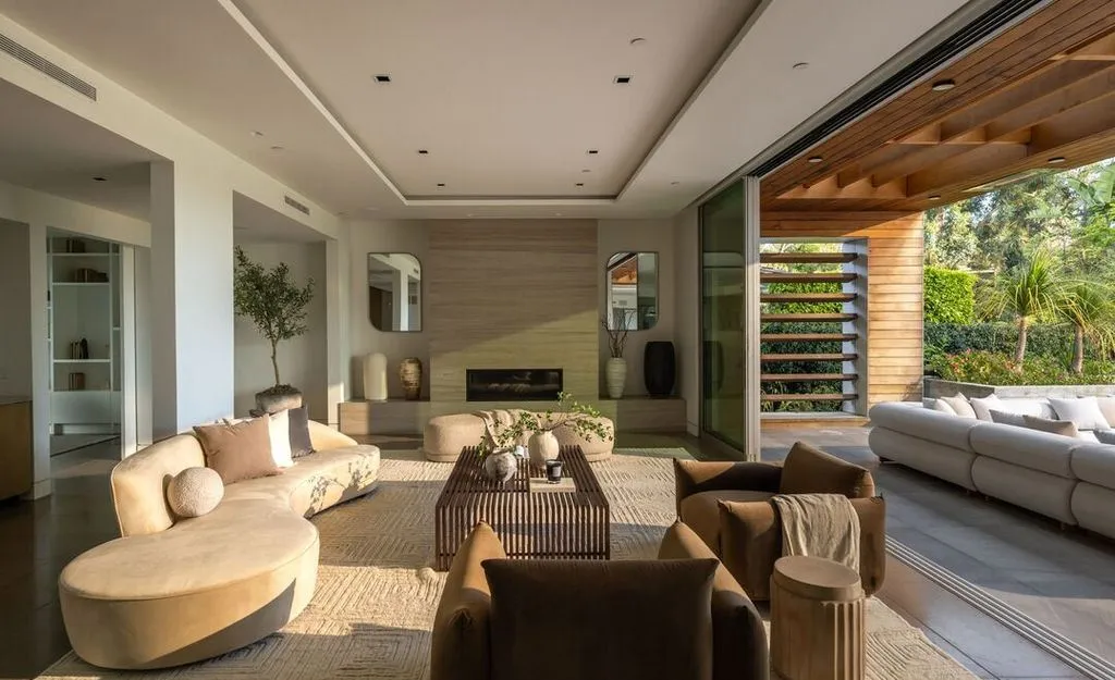 Breathtaking Golf Course Views Define This $10.995M California Contemporary Estate 9 13120 Nimrod Pl A Breathtaking Modern Estate Overlooking the Golf Course 5