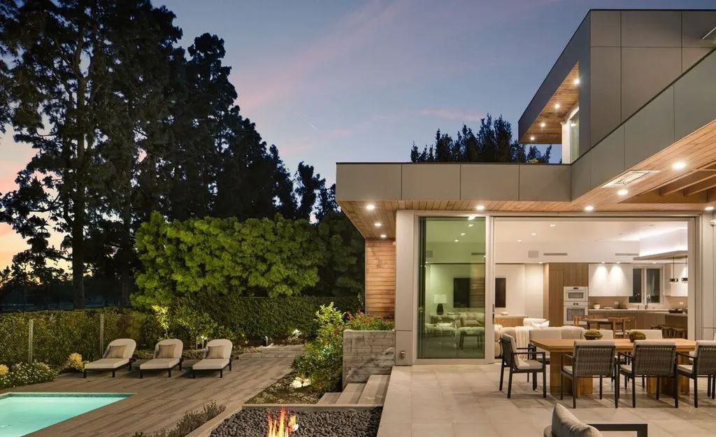 Breathtaking Golf Course Views Define This $10.995M California Contemporary Estate 20 13120 Nimrod Pl A Breathtaking Modern Estate Overlooking the Golf Course 8