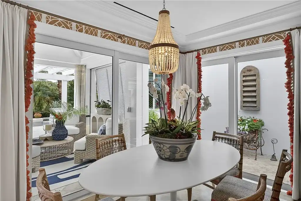 Stunning $7.8 Million Luxury Golf Estate in Indian River Shores Real Estate, Exclusive Resort-Style Living Opportunity 9 Luxury golf course home at 140 Island Creek Dr in Indian River Shores with pool and landscaped backyard