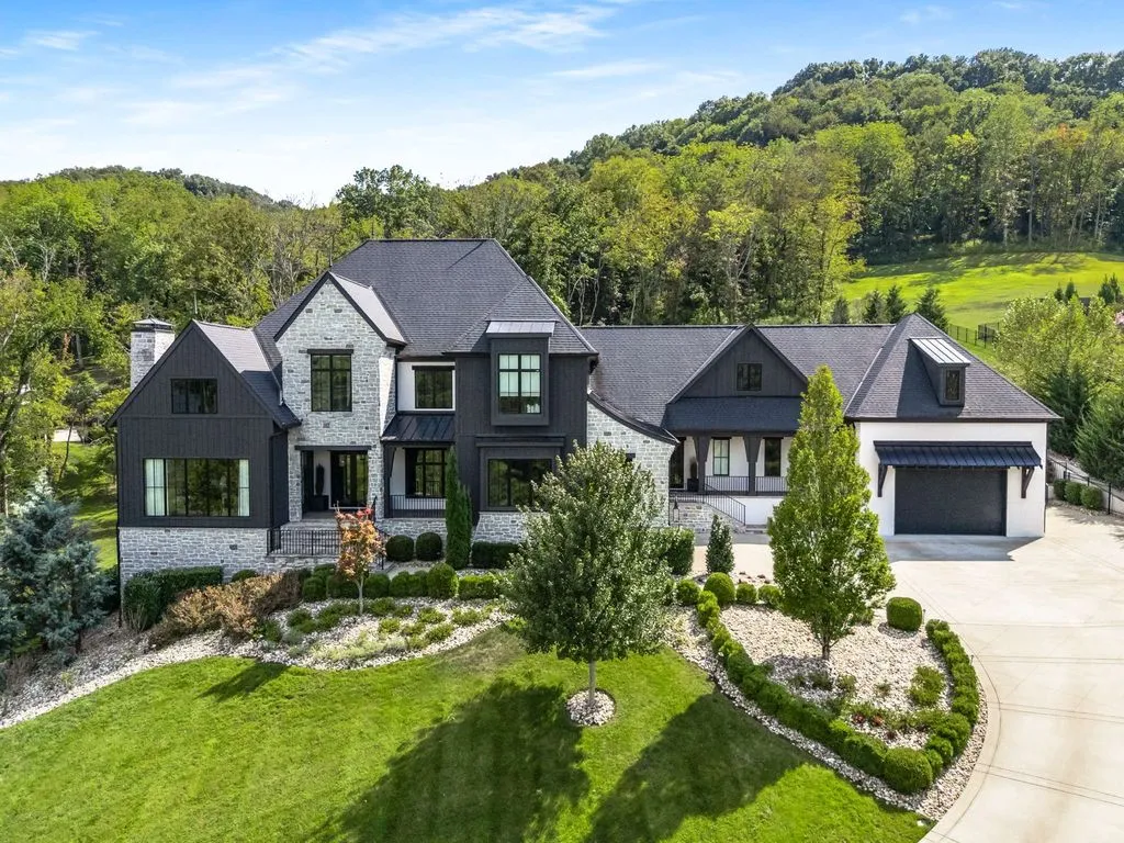 Luxury Tennessee Estate Combining Classic Elegance with Modern Design Listed for $7.995M 5 1409 Montmorenci Pass — Stunning Tennessee Estate 1