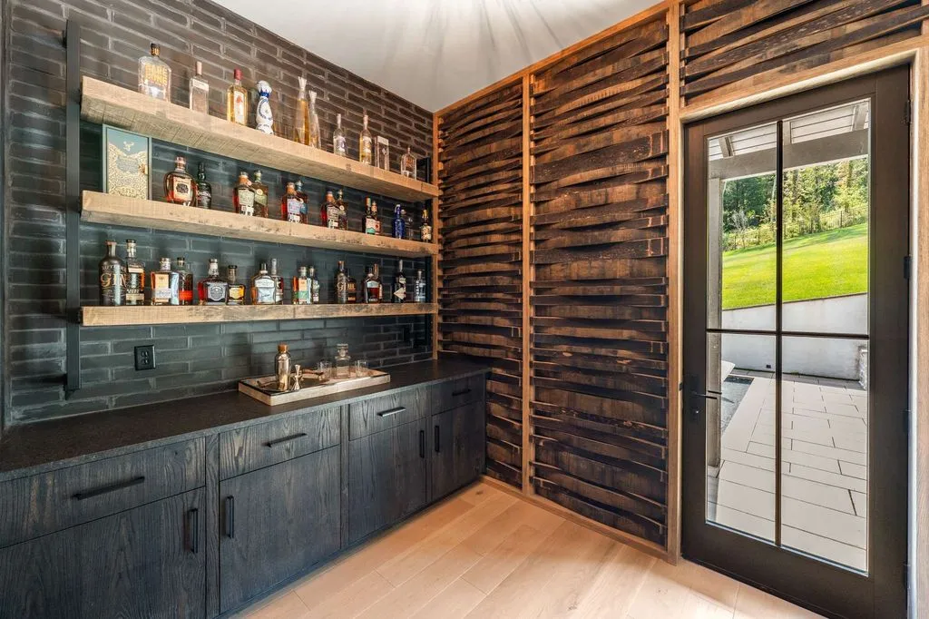 Luxury Tennessee Estate Combining Classic Elegance with Modern Design Listed for $7.995M 17 1409 Montmorenci Pass — Stunning Tennessee Estate 17