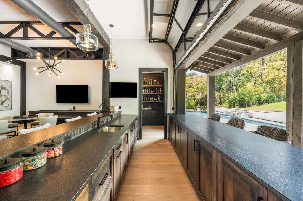 Luxury Tennessee Estate Combining Classic Elegance with Modern Design Listed for $7.995M 18 1409 Montmorenci Pass — Stunning Tennessee Estate 18