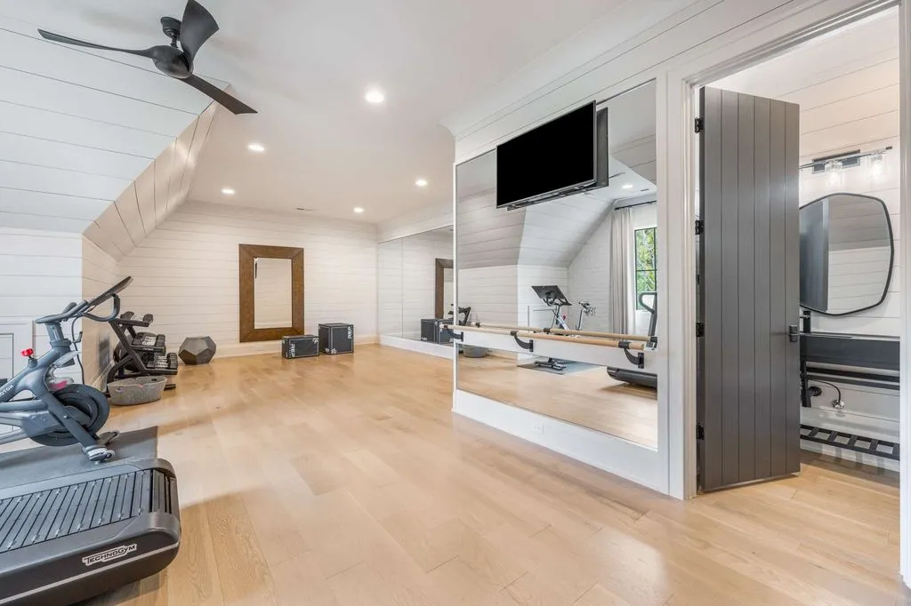 Luxury Tennessee Estate Combining Classic Elegance with Modern Design Listed for $7.995M 26 1409 Montmorenci Pass — Stunning Tennessee Estate 23