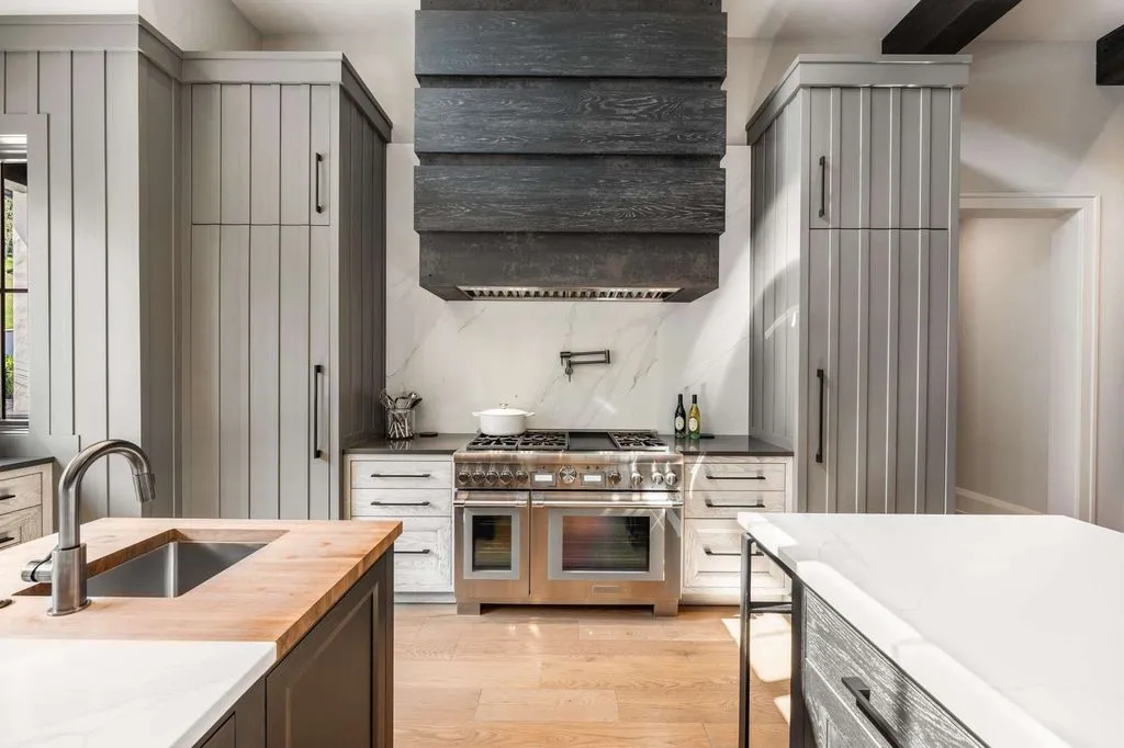 Luxury Tennessee Estate Combining Classic Elegance with Modern Design Listed for $7.995M 12 1409 Montmorenci Pass — Stunning Tennessee Estate 7