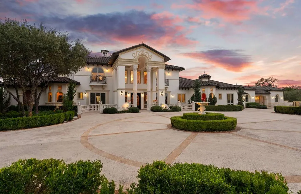 Private, Resort-Inspired Texas Estate Lists for $3,399,000 5 1418 Greystone A Stunning Texas Estate Offering Elevated Resort Living 1