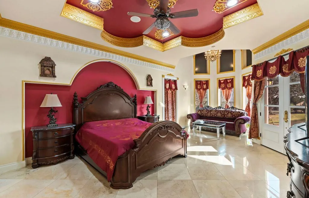 Private, Resort-Inspired Texas Estate Lists for $3,399,000 16 1418 Greystone A Stunning Texas Estate Offering Elevated Resort Living 14