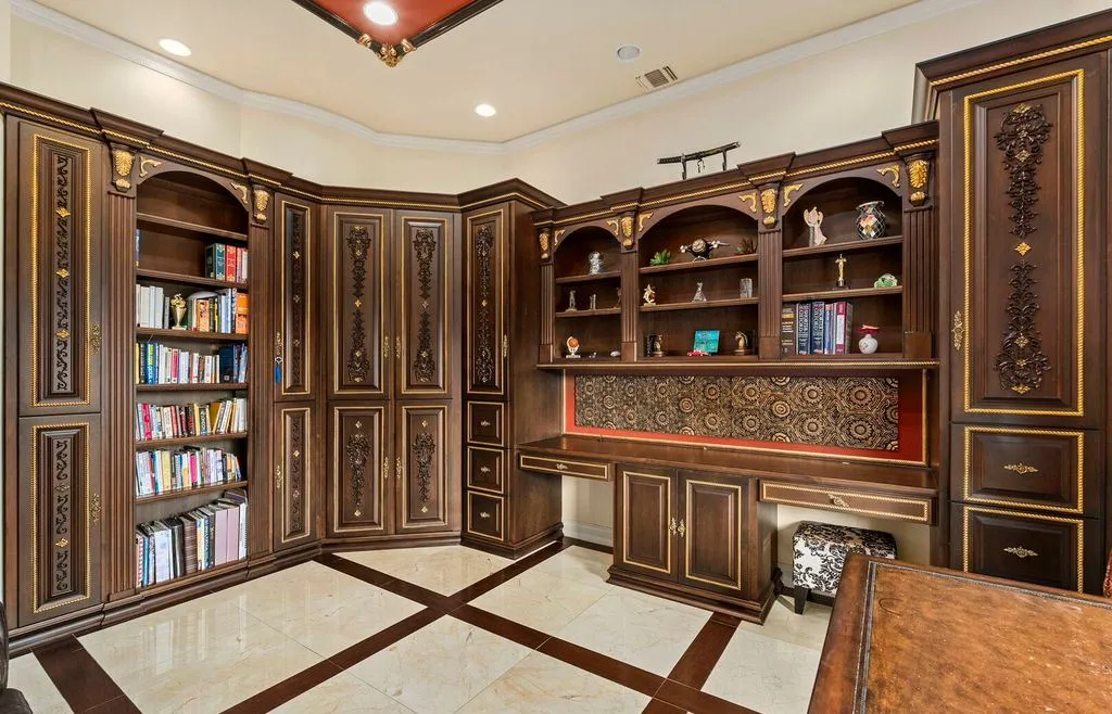 Private, Resort-Inspired Texas Estate Lists for $3,399,000 22 1418 Greystone A Stunning Texas Estate Offering Elevated Resort Living 16