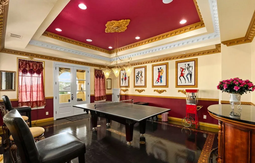 Private, Resort-Inspired Texas Estate Lists for $3,399,000 26 1418 Greystone A Stunning Texas Estate Offering Elevated Resort Living 20