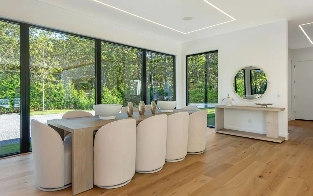 Exquisite Modern Estate on Nearly 5 Acres in New York Lists for $13.995 Million 15 15 Watermill Height Dr An Exquisite Modern Estate on Nearly 5 Acres in New York 10