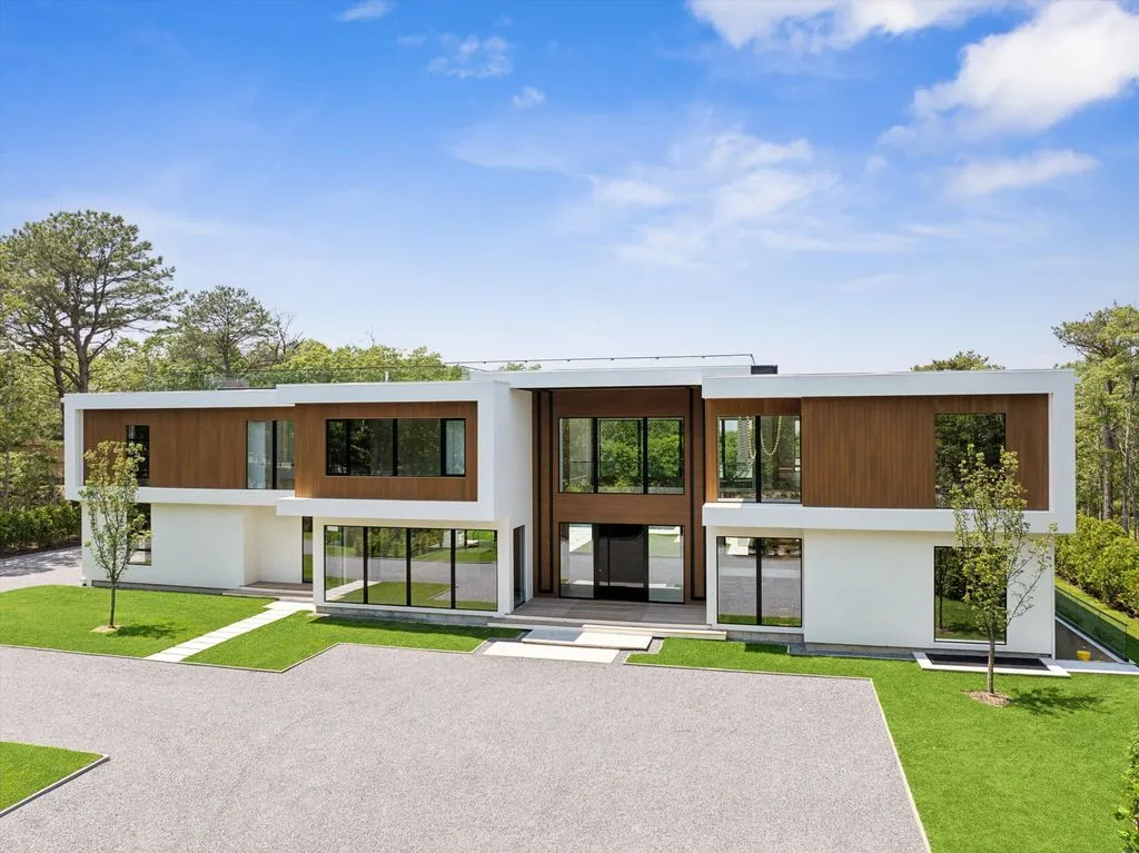 Exquisite Modern Estate on Nearly 5 Acres in New York Lists for $13.995 Million 6 15 Watermill Height Dr An Exquisite Modern Estate on Nearly 5 Acres in New York 2