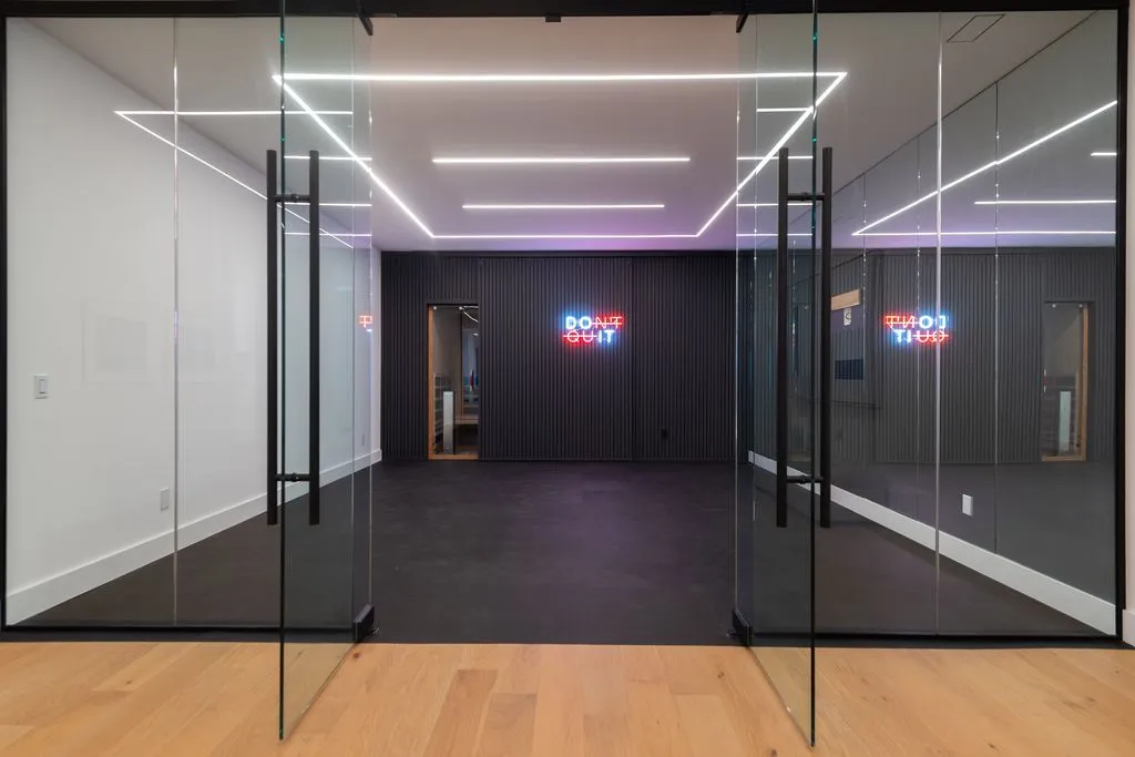 Exquisite Modern Estate on Nearly 5 Acres in New York Lists for $13.995 Million 24 15 Watermill Height Dr An Exquisite Modern Estate on Nearly 5 Acres in New York 23