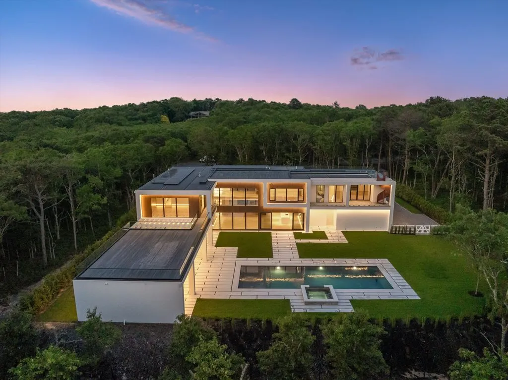 Exquisite Modern Estate on Nearly 5 Acres in New York Lists for $13.995 Million 25 15 Watermill Height Dr An Exquisite Modern Estate on Nearly 5 Acres in New York 26