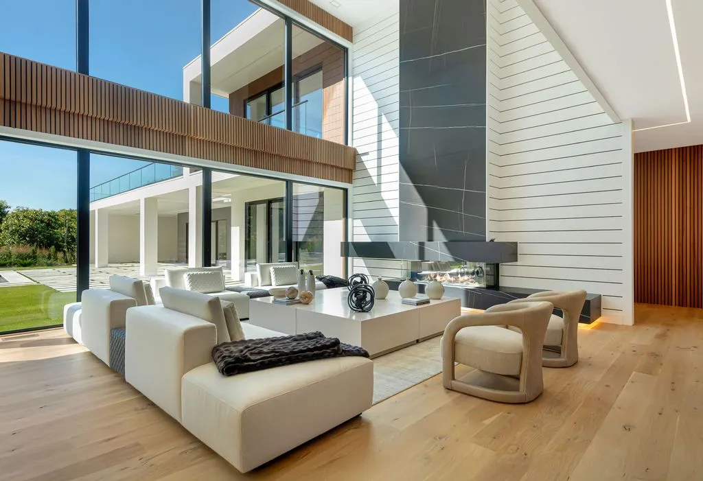 Exquisite Modern Estate on Nearly 5 Acres in New York Lists for $13.995 Million 11 15 Watermill Height Dr An Exquisite Modern Estate on Nearly 5 Acres in New York 7