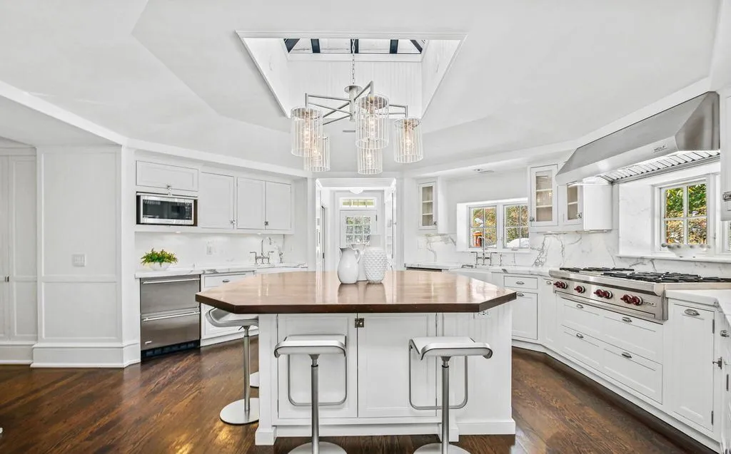 Classic English Manor in Connecticut Listed for $15.6 Million 19 164 Round Hill Rd Stunning English Manor in Connecticut 14