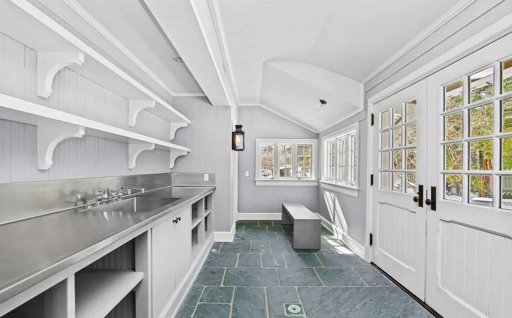 Classic English Manor in Connecticut Listed for $15.6 Million 22 164 Round Hill Rd Stunning English Manor in Connecticut 17