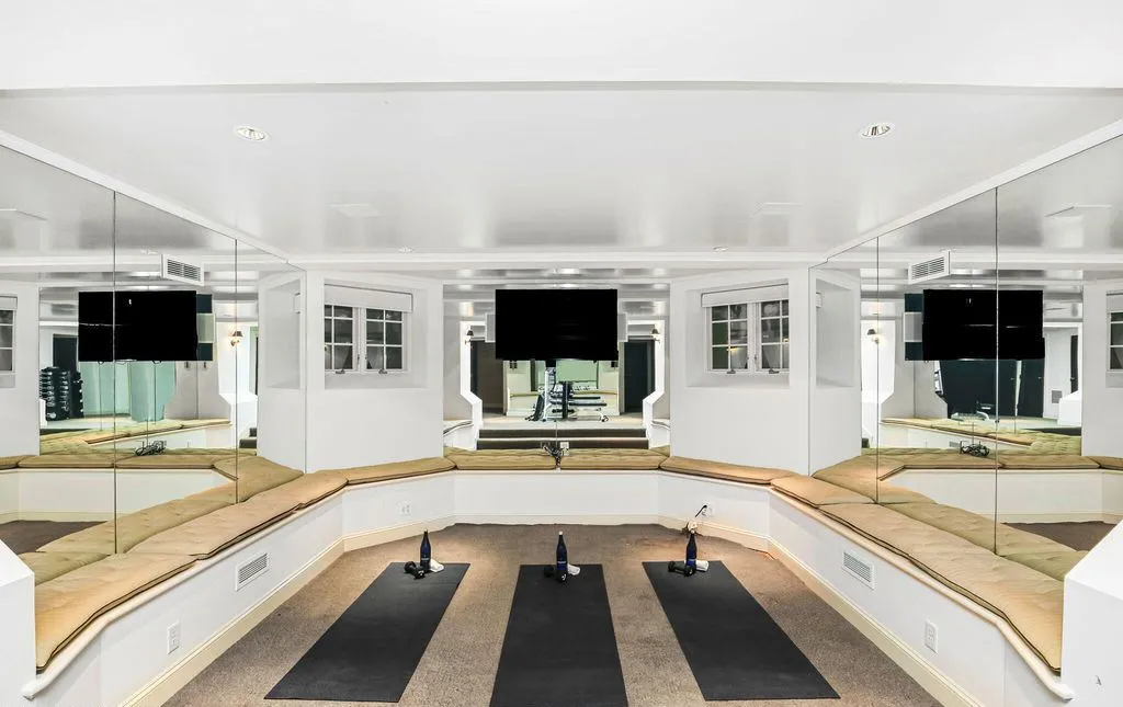 Classic English Manor in Connecticut Listed for $15.6 Million 29 164 Round Hill Rd Stunning English Manor in Connecticut 26