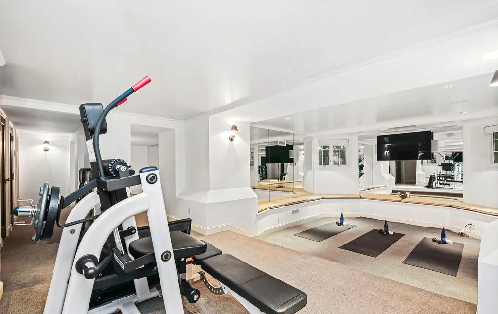 Classic English Manor in Connecticut Listed for $15.6 Million 30 164 Round Hill Rd Stunning English Manor in Connecticut 27