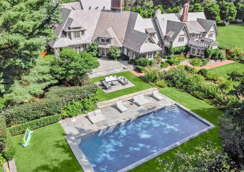 Classic English Manor in Connecticut Listed for $15.6 Million 7 164 Round Hill Rd Stunning English Manor in Connecticut 28