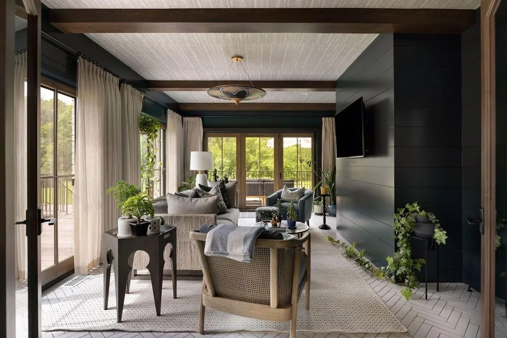 Elegant Luxury Residence by Hendel Homes Showcasing Superior Craftsmanship Available for $4.95M 14 170 Spur Cir Stunning Luxury Estate by Hendel Homes in Minnesota 10