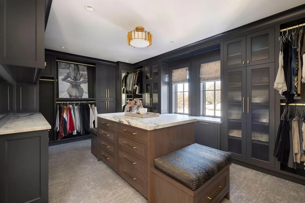 Elegant Luxury Residence by Hendel Homes Showcasing Superior Craftsmanship Available for $4.95M 23 170 Spur Cir Stunning Luxury Estate by Hendel Homes in Minnesota 19