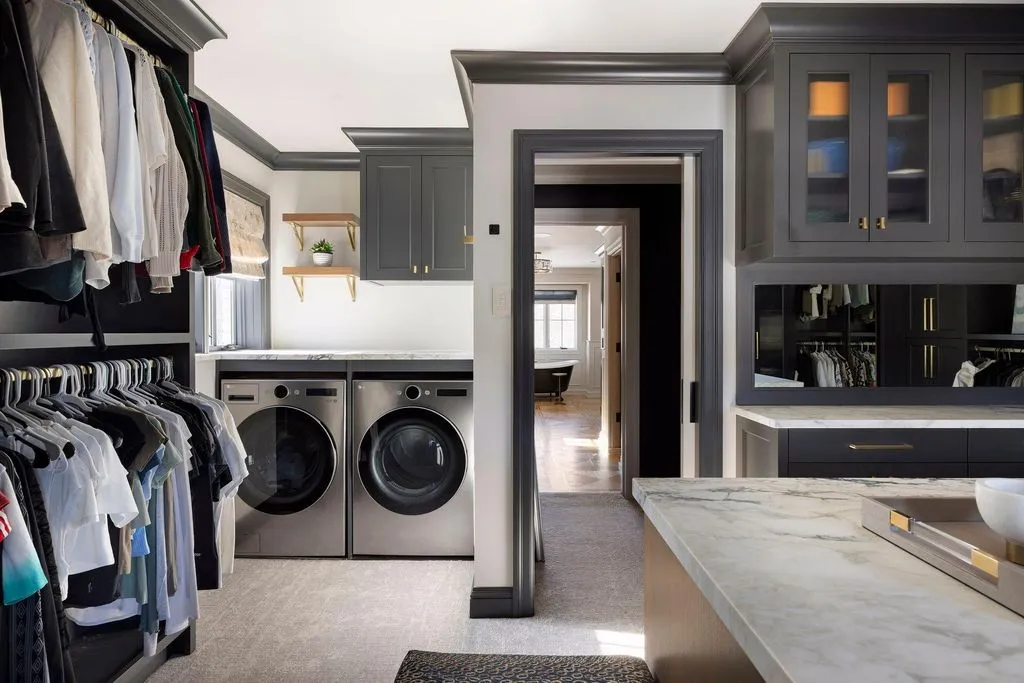 Elegant Luxury Residence by Hendel Homes Showcasing Superior Craftsmanship Available for $4.95M 24 170 Spur Cir Stunning Luxury Estate by Hendel Homes in Minnesota 20