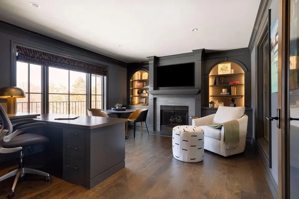 Elegant Luxury Residence by Hendel Homes Showcasing Superior Craftsmanship Available for $4.95M 26 170 Spur Cir Stunning Luxury Estate by Hendel Homes in Minnesota 22