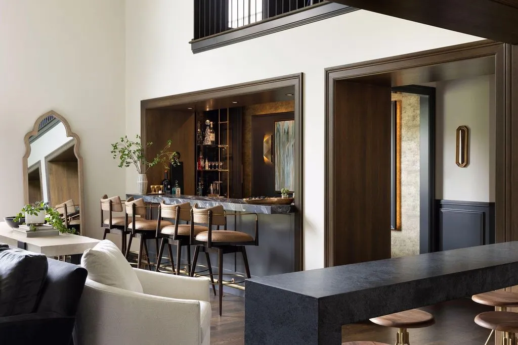 Elegant Luxury Residence by Hendel Homes Showcasing Superior Craftsmanship Available for $4.95M 8 170 Spur Cir Stunning Luxury Estate by Hendel Homes in Minnesota 4