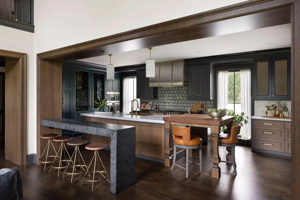 Elegant Luxury Residence by Hendel Homes Showcasing Superior Craftsmanship Available for $4.95M 10 170 Spur Cir Stunning Luxury Estate by Hendel Homes in Minnesota 6