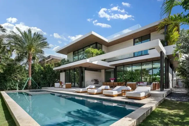 Brand-New $35 Million Luxury Waterfront Home in Miami Beach’s Sunset Islands Makes Market Debut
