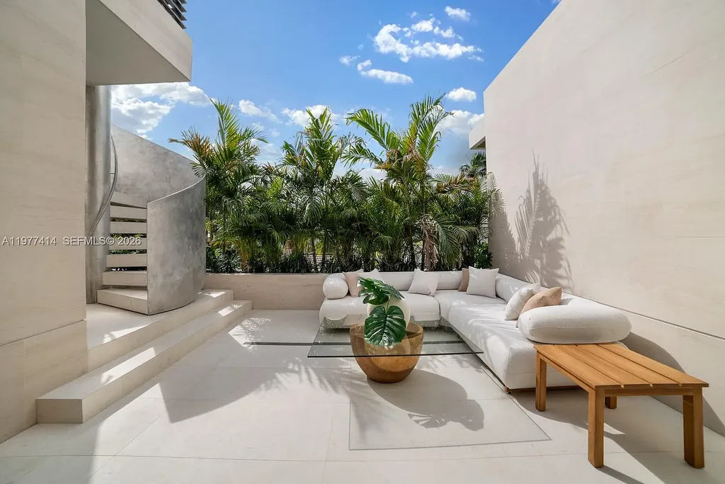Brand-New $35 Million Luxury Waterfront Home in Miami Beach’s Sunset Islands Makes Market Debut 17 Private waterfront backyard with pool at 1745 W 24th St Miami Beach