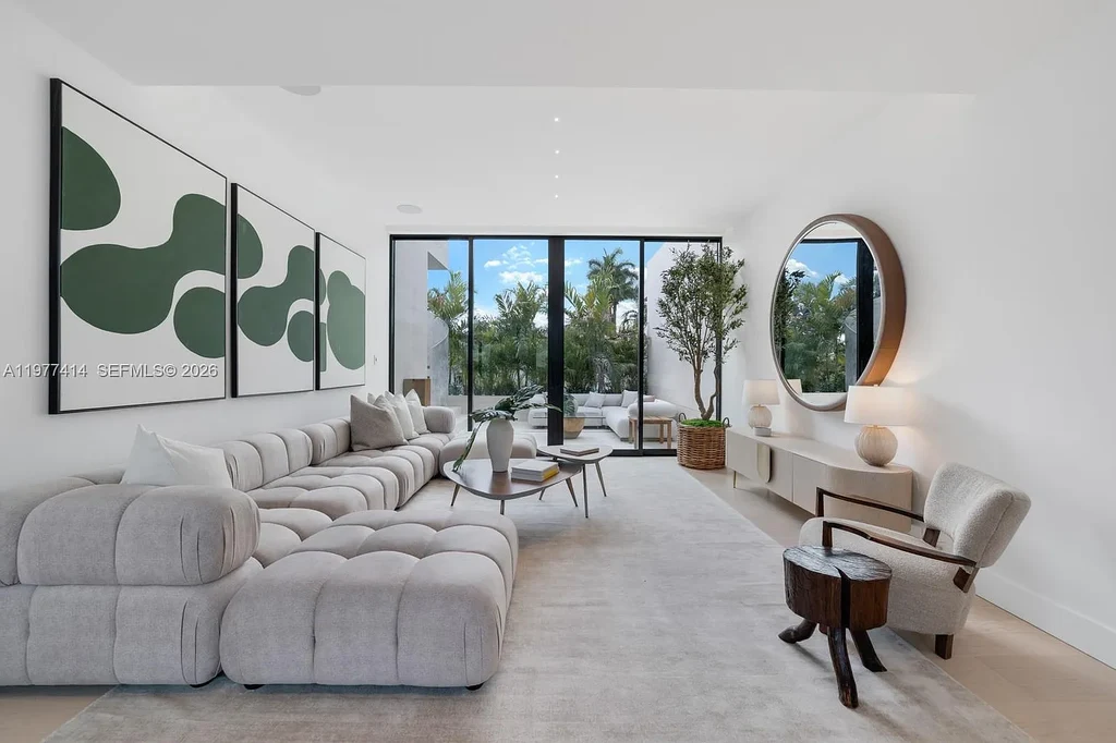 Brand-New $35 Million Luxury Waterfront Home in Miami Beach’s Sunset Islands Makes Market Debut 14 Private waterfront backyard with pool at 1745 W 24th St Miami Beach
