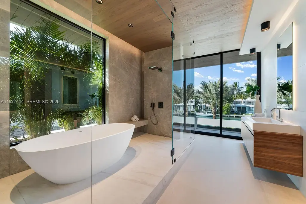 Brand-New $35 Million Luxury Waterfront Home in Miami Beach’s Sunset Islands Makes Market Debut 13 Private waterfront backyard with pool at 1745 W 24th St Miami Beach